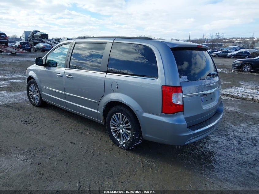 2013 Chrysler Town & Country Touring-L