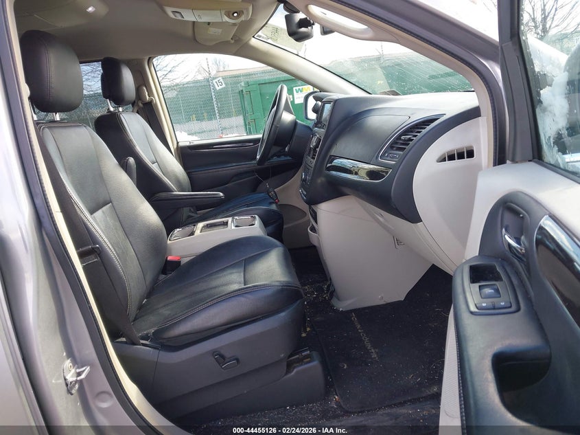 2013 Chrysler Town & Country Touring-L