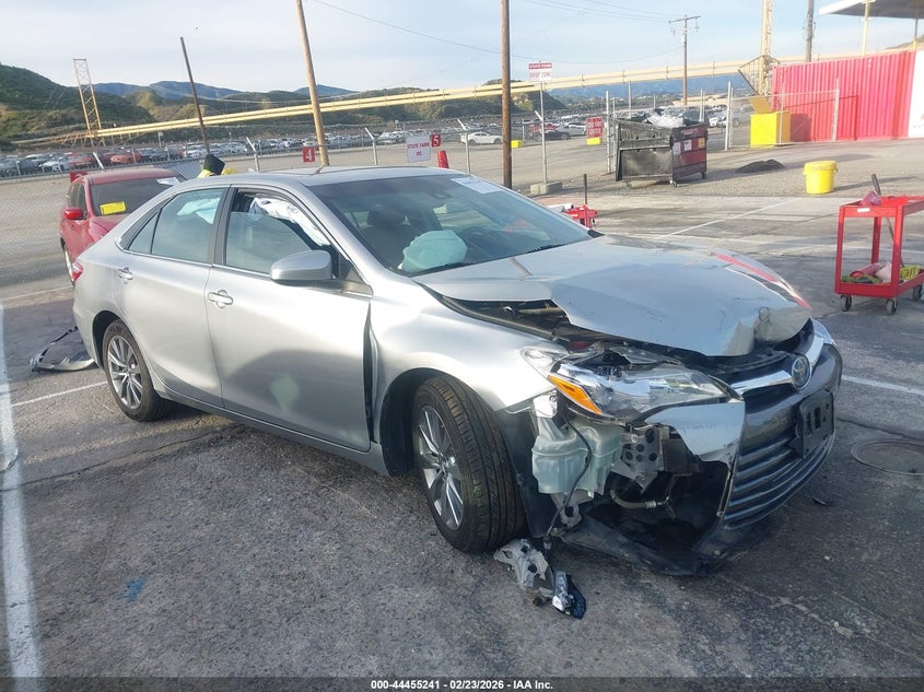 2017 Toyota Camry Hybrid Xle