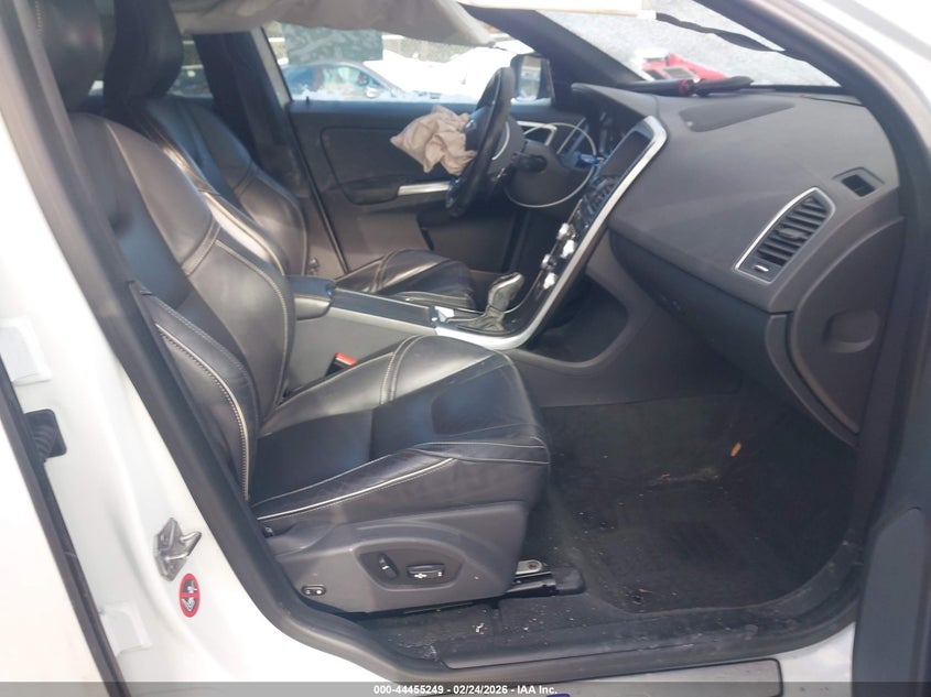 2017 Volvo Xc60 T6 R-Design