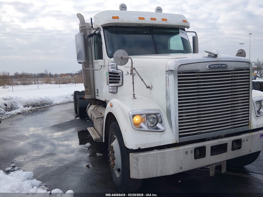 2013 Freightliner 122Sd