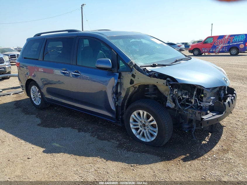 2017 Toyota Sienna Xle 8 Passenger