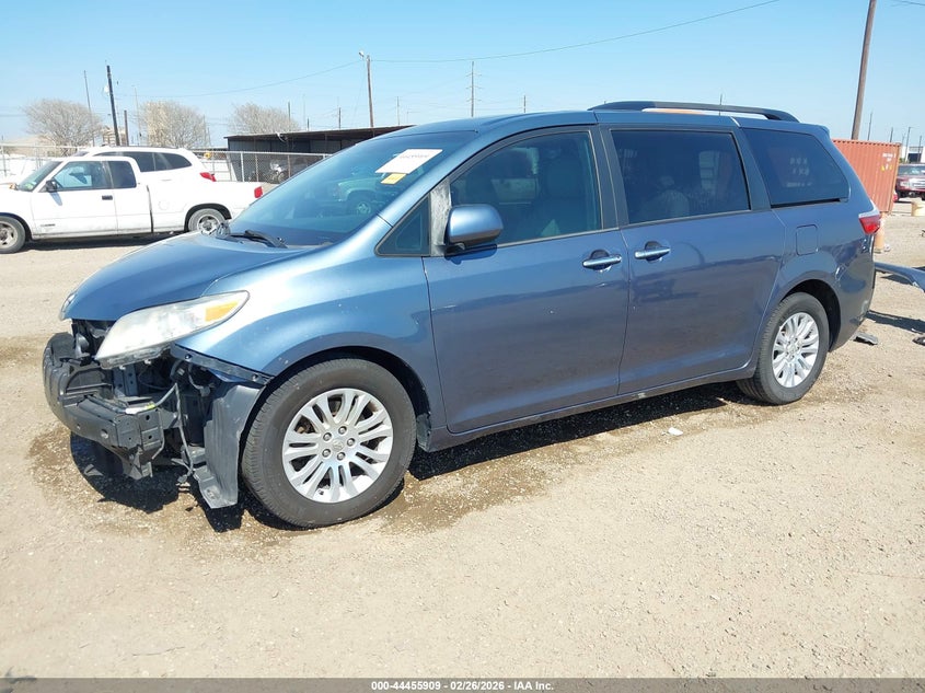 2017 Toyota Sienna Xle 8 Passenger