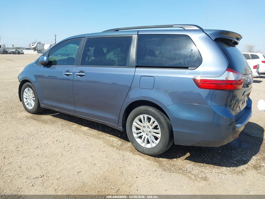 2017 Toyota Sienna Xle 8 Passenger