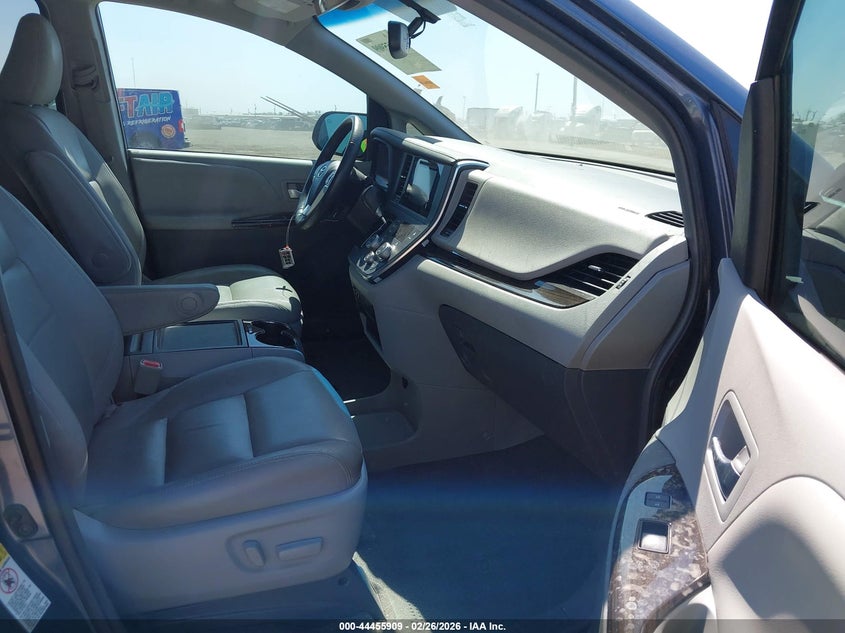 2017 Toyota Sienna Xle 8 Passenger