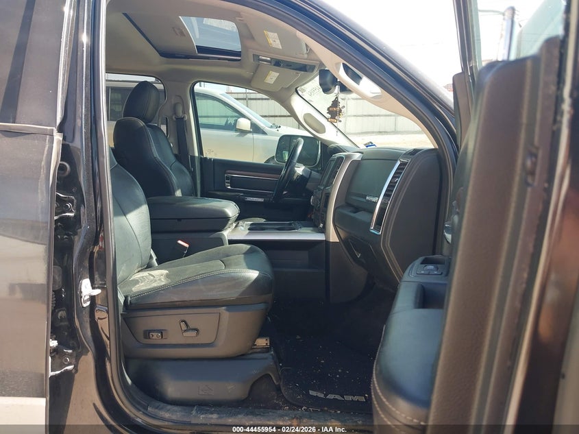 2017 Ram 1500 Laramie 4X4 5'7 Box