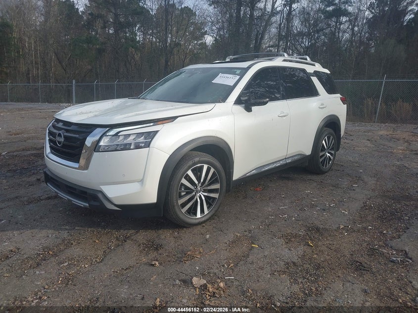 2024 Nissan Pathfinder Platinum Fwd