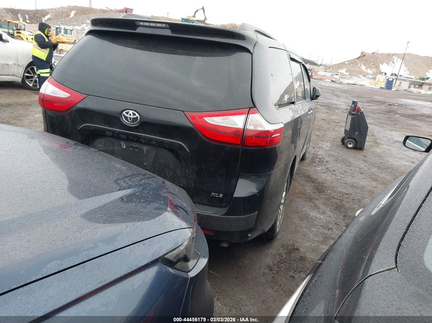 2015 Toyota Sienna Xle 8 Passenger