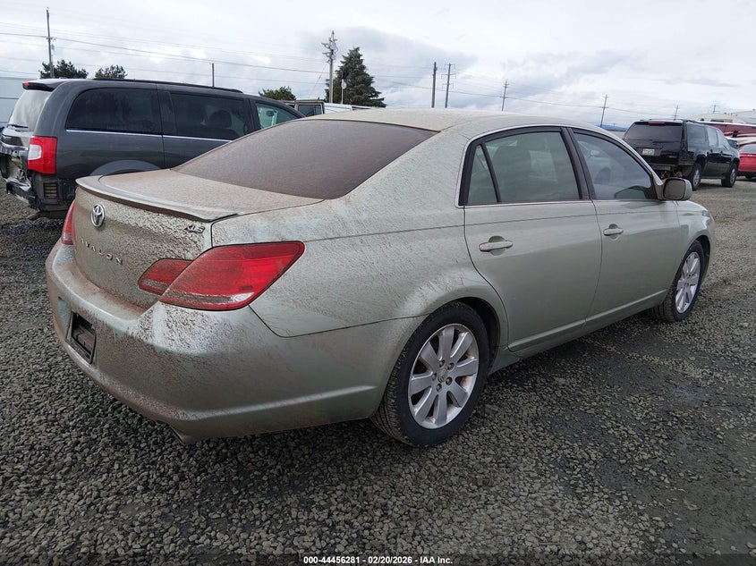 2005 Toyota Avalon Xls