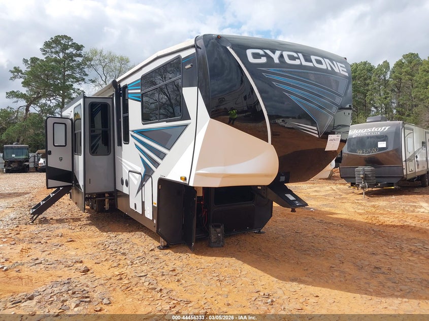 5SFCG4539ME457639 HEARTLAND CYCLONE 4006 Photo 1