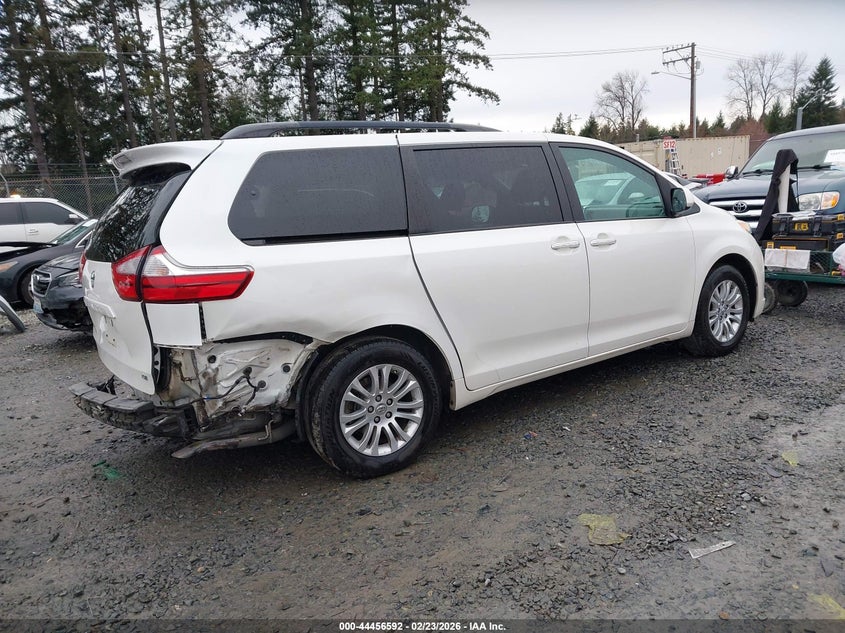2017 Toyota Sienna Xle Premium 8 Passenger
