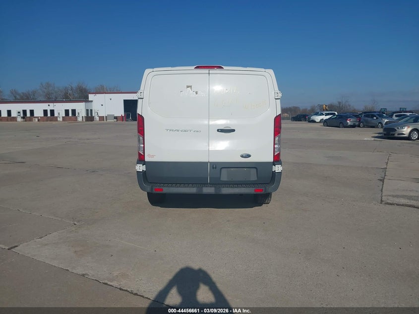 VIN 1FTYR1ZM3JKA09785 2018 FORD TRANSIT-250