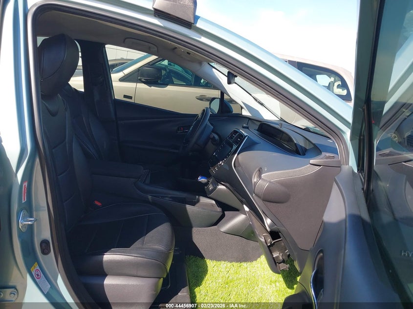 2021 Toyota Prius Le