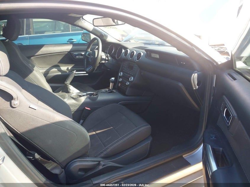 2015 Ford Mustang V6