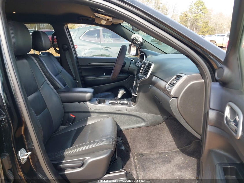 2018 Jeep Grand Cherokee Laredo 4X2