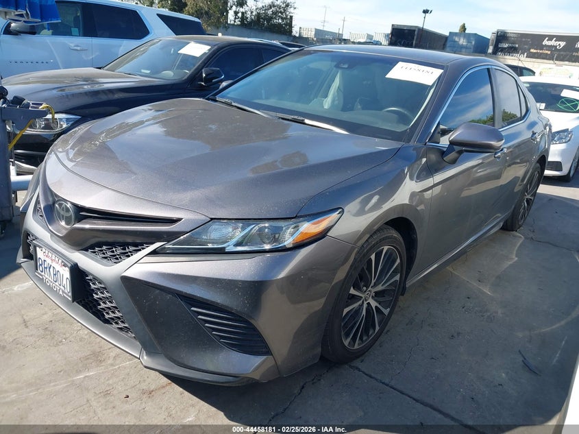 2020 Toyota Camry Se