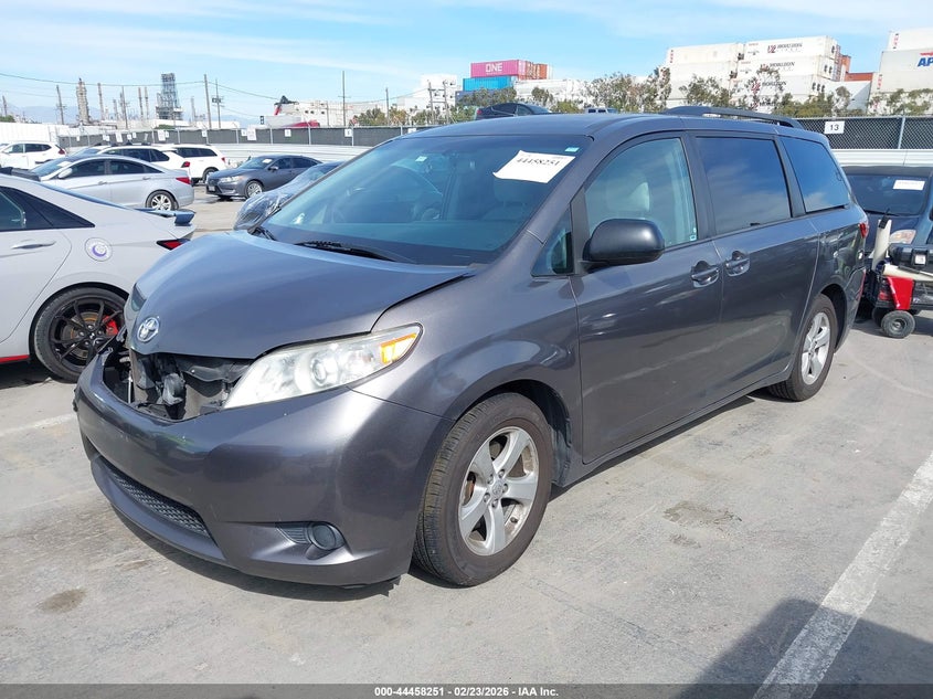 2017 Toyota Sienna Le 8 Passenger