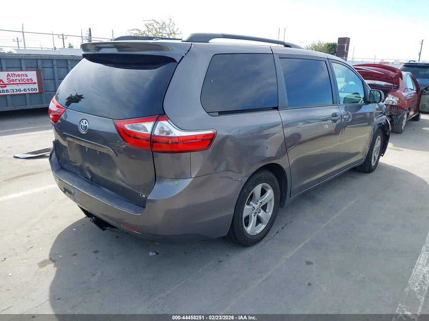 2017 Toyota Sienna Le 8 Passenger