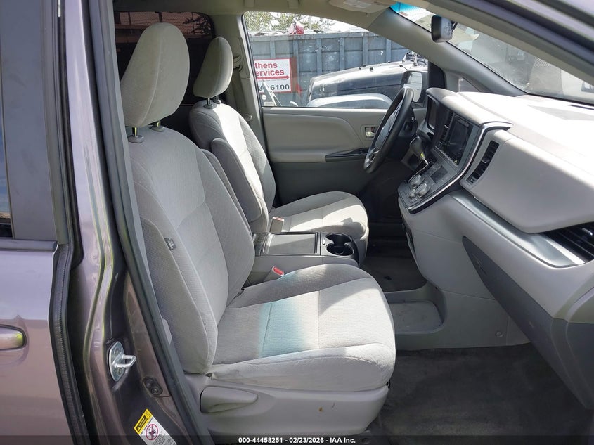 2017 Toyota Sienna Le 8 Passenger
