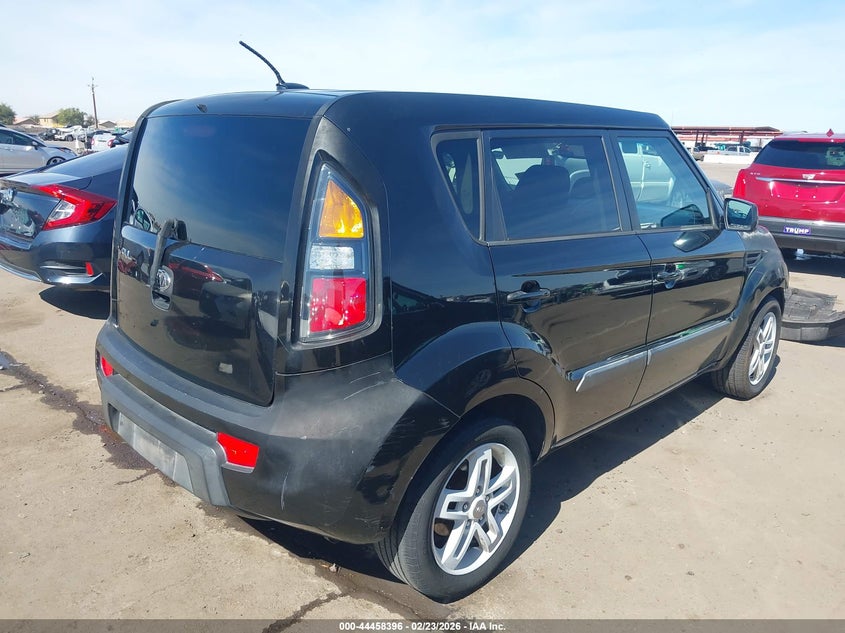 2011 Kia Soul +