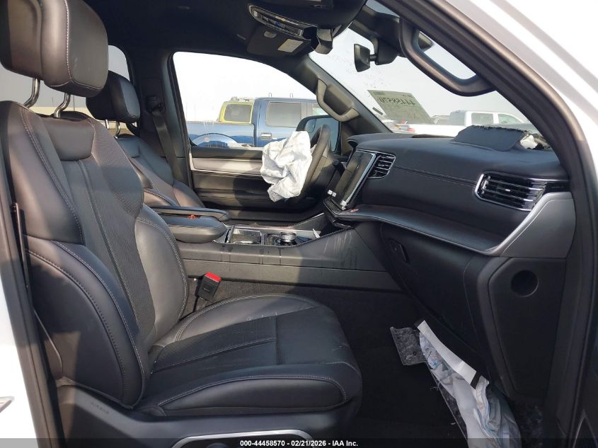 2025 Jeep Wagoneer Carbide 4X2