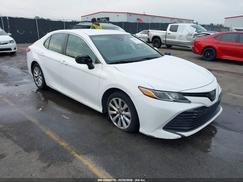 2018 TOYOTA CAMRY auction photo 1