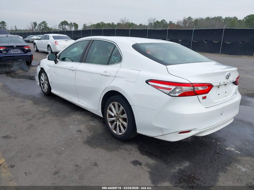 2018 TOYOTA CAMRY auction photo 3
