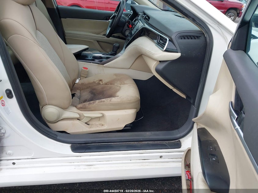 2018 TOYOTA CAMRY auction photo 5