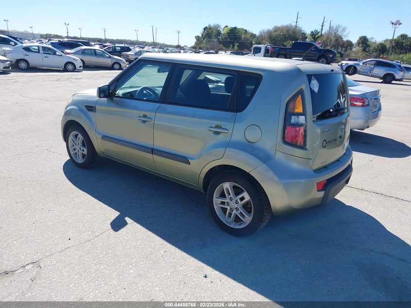 2011 Kia Soul +