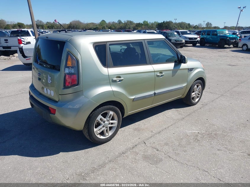 2011 Kia Soul +