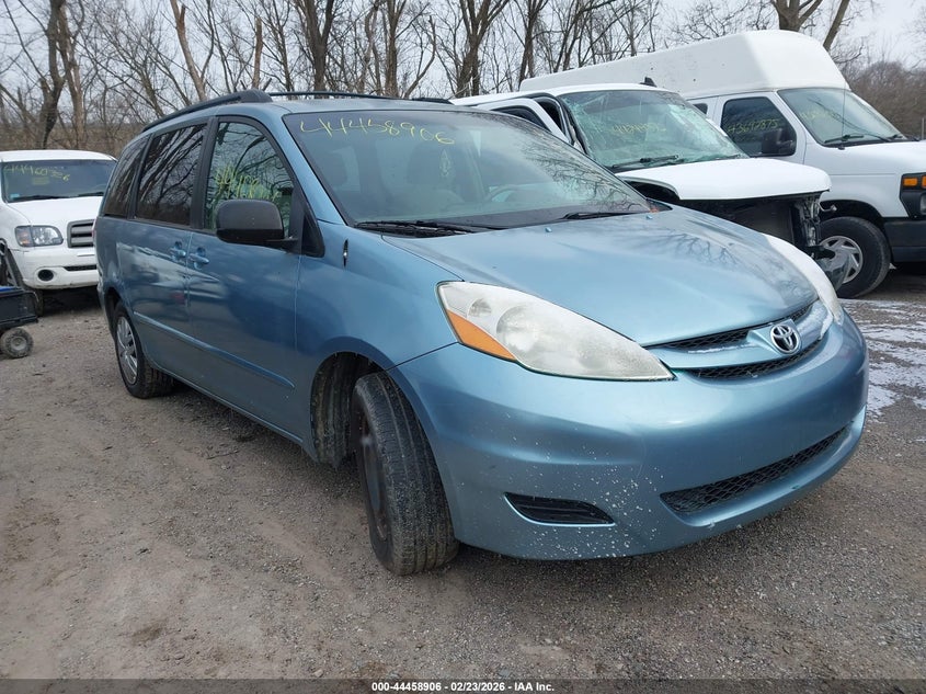 2010 Toyota Sienna Le