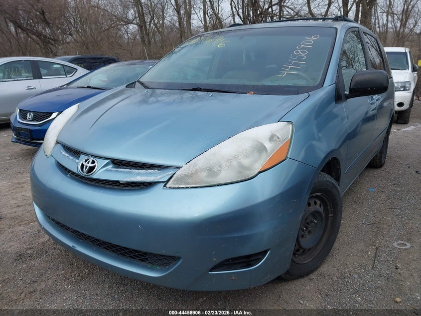 2010 Toyota Sienna Le