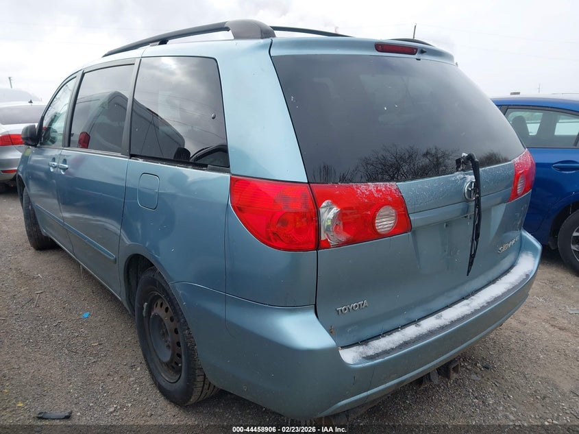 2010 Toyota Sienna Le