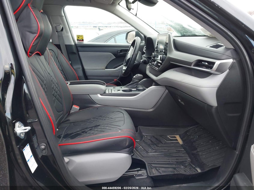 2021 Toyota Highlander Hybrid Le