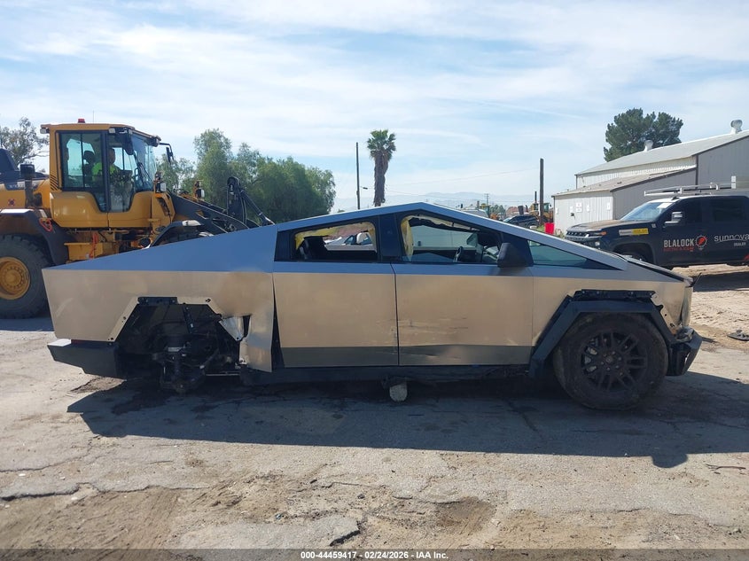 2024 Tesla Cybertruck All-Wheel Drive VIN: 7G2CEHEDXRA056643 Lot: 44459417