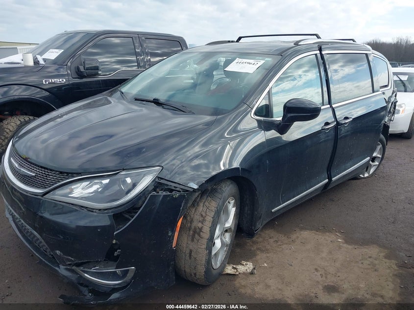 2017 Chrysler Pacifica Touring-L Plus