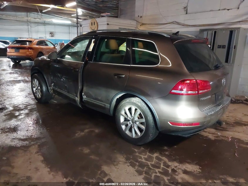 2014 Volkswagen Touareg 3.6L Sport