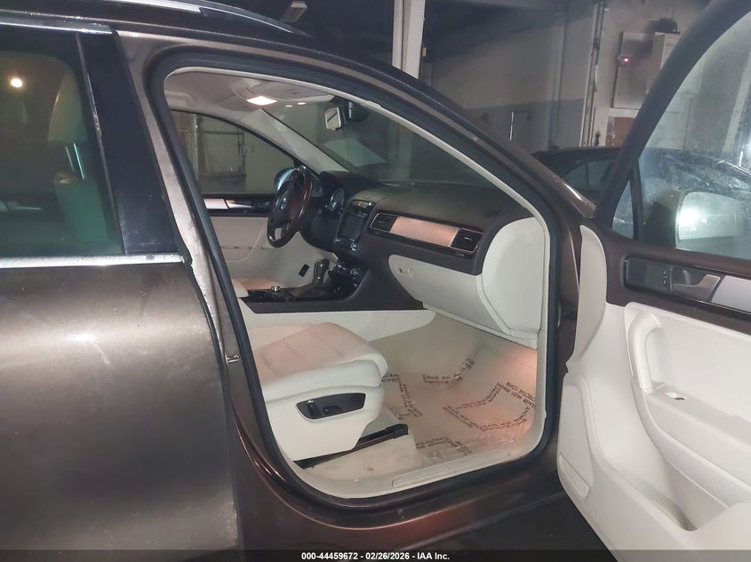 2014 Volkswagen Touareg 3.6L Sport