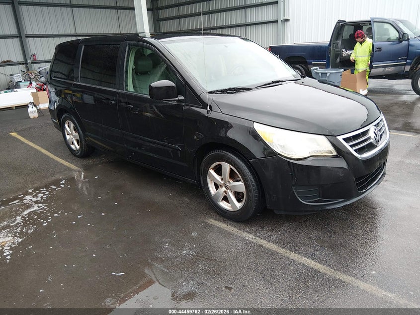 2010 VOLKSWAGEN ROUTAN SEL