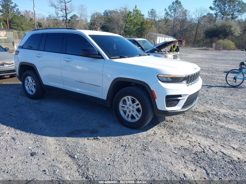 2024 Jeep Grand Cherokee Laredo 4X2
