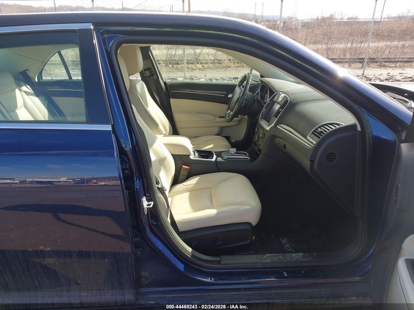 2016 Chrysler 300 Limited