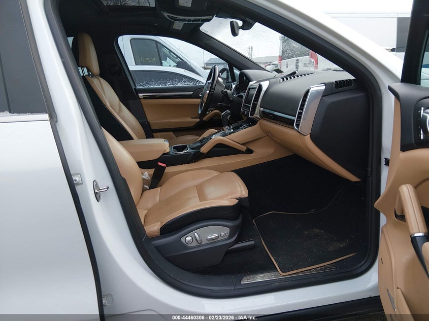 2014 Porsche Cayenne Platinum Edition