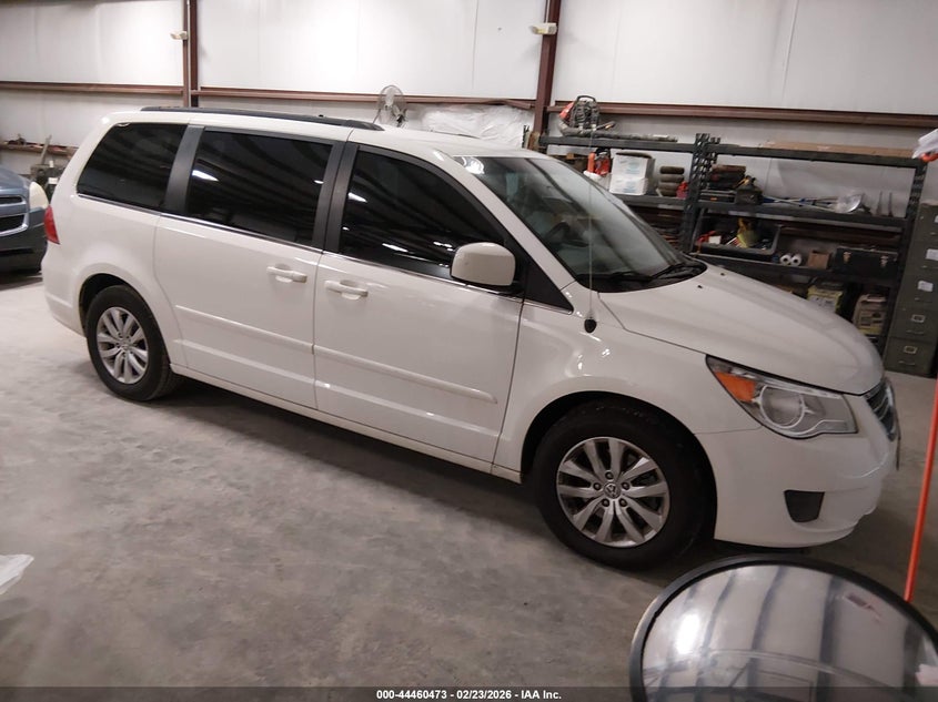 2012 Volkswagen Routan Se