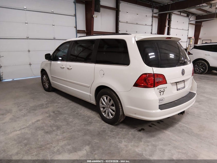 2012 Volkswagen Routan Se
