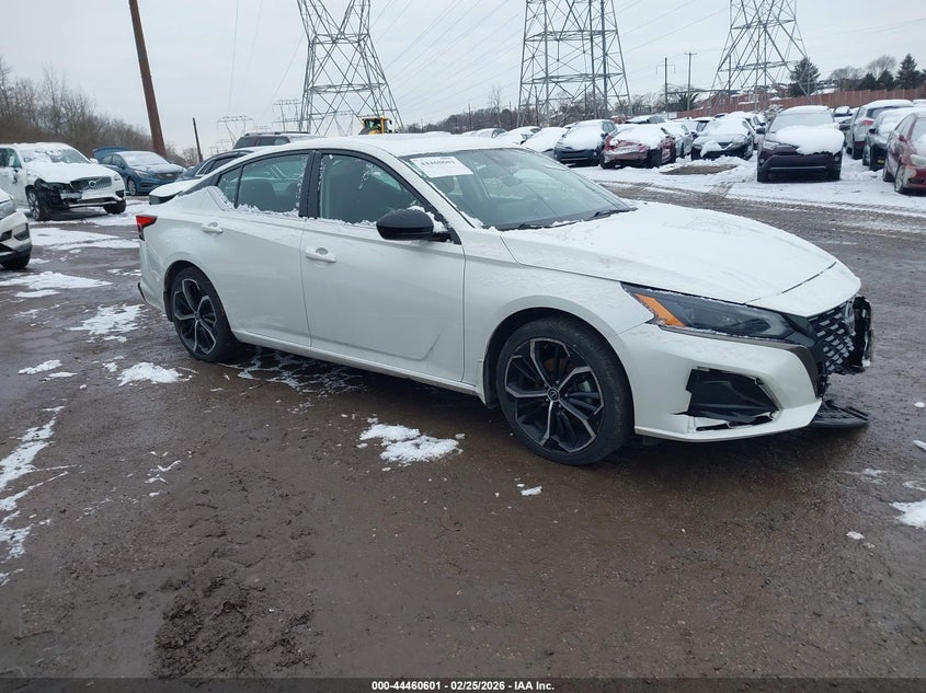 2023 Nissan Altima Sr Fwd