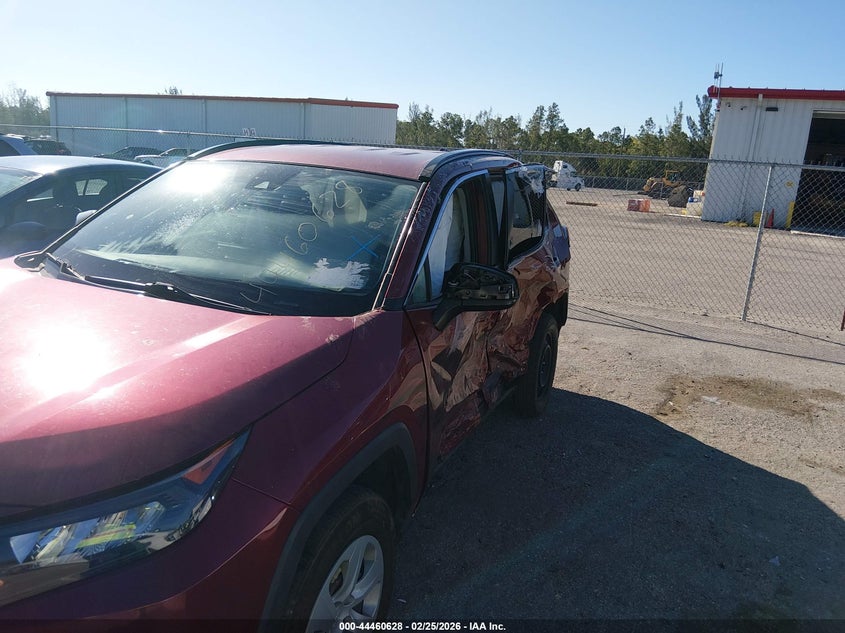 VIN JTMH1RFV9MD070263 2021 TOYOTA RAV4 LE