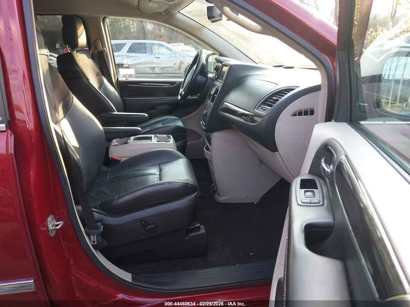 2011 Chrysler Town & Country Limited