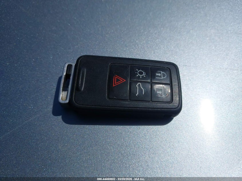 2010 Volvo V70 VIN: YV1982BW4A1163964 Lot: 44460802