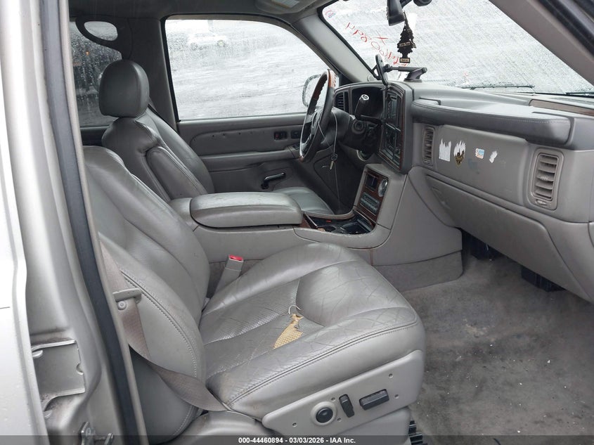 2004 Cadillac Escalade Standard