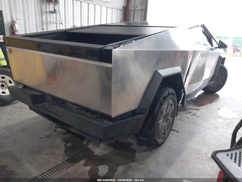 Vin: 7g2cehed1sa081551, lot: 44957597, tesla cybertruck all-wheel drive 20254